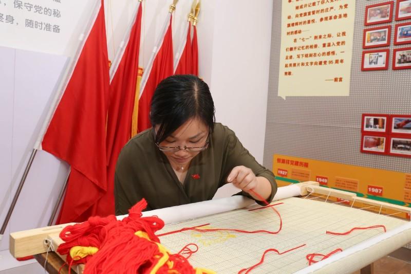 过年扮靓家 老房“美缝”有必要