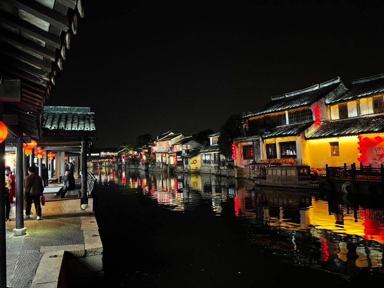 怜君孤秀植庭中：李商隐写一株小松树，就是在画自画像|周末读诗
