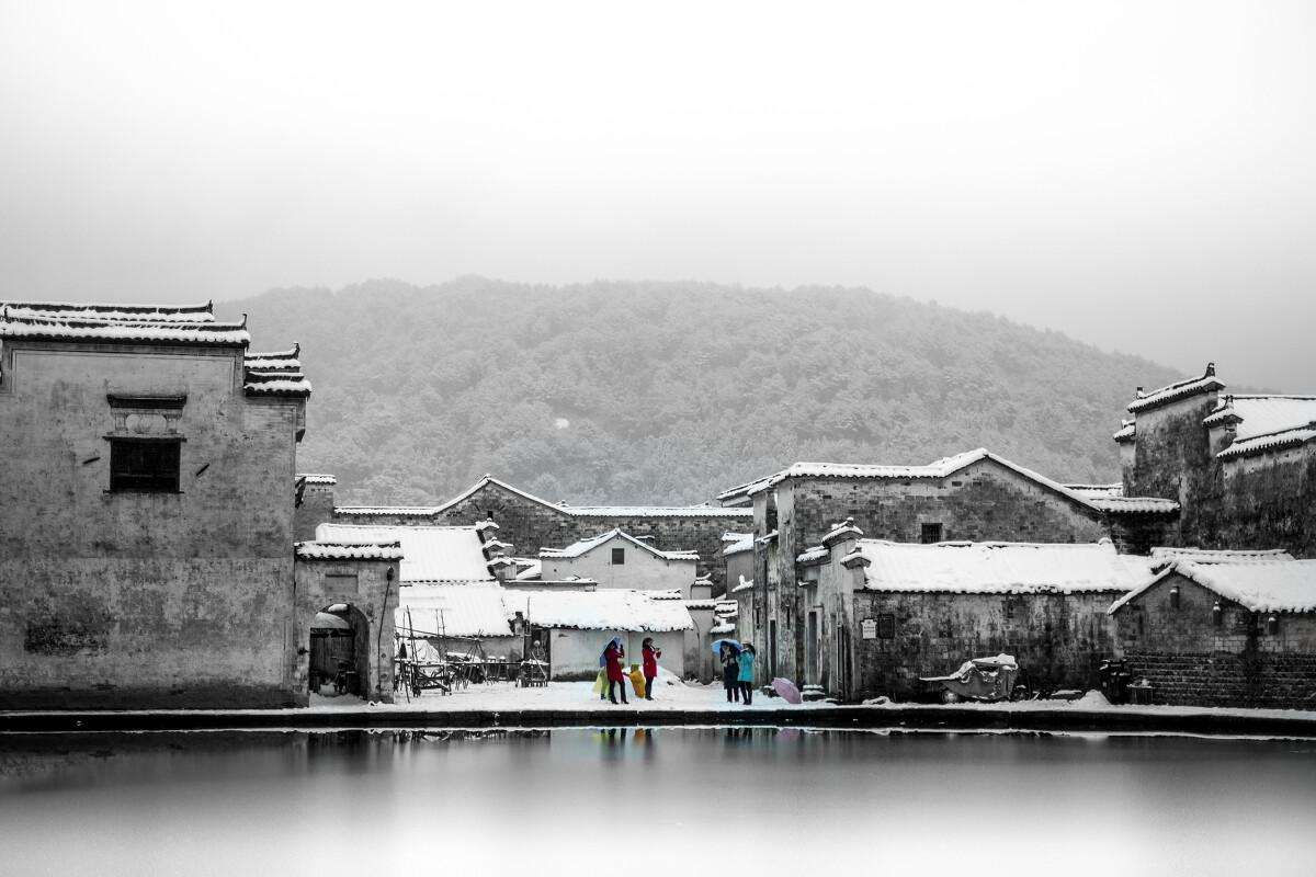 市妇联节前送温暖“送奖到基层”